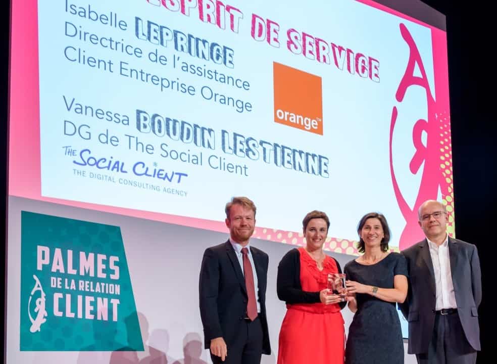 Orange Entreprise remporte la Palme Esprit de Service avec le “Bar à Tutos”